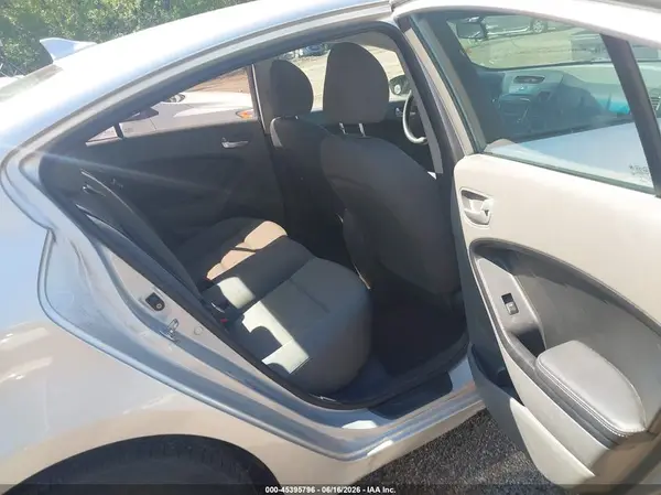 3KPFK4A74HE075939 2017 KIA FORTE - Image 8