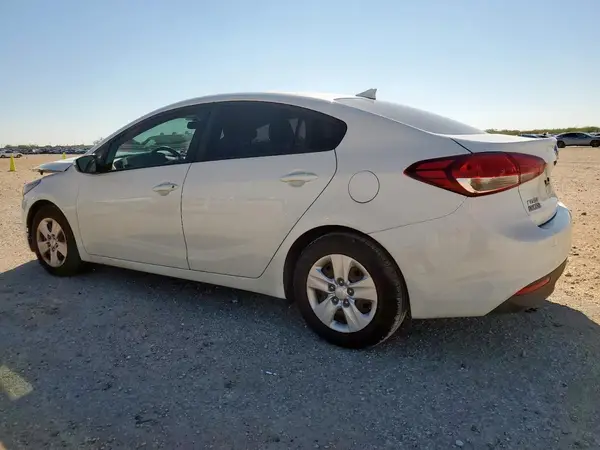 3KPFK4A74HE078064 2017 KIA FORTE - Image 2