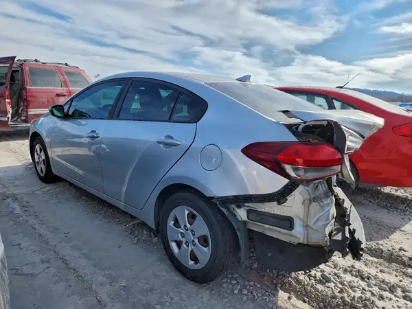 3KPFK4A74HE078663 2017 KIA FORTE - Image 2