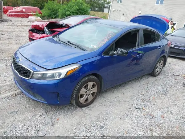 3KPFK4A74HE078999 2017 KIA FORTE - Image 2