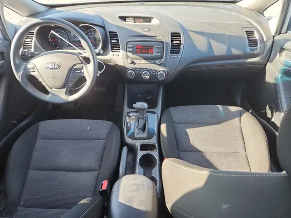 3KPFK4A74HE079182 2017 KIA FORTE - Image 8