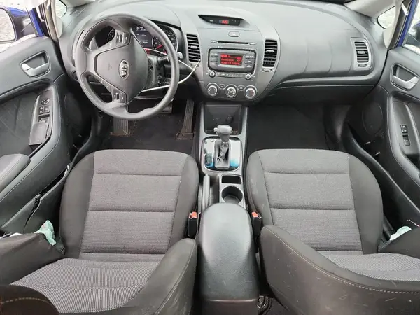 3KPFK4A74HE079604 2017 KIA FORTE - Image 8