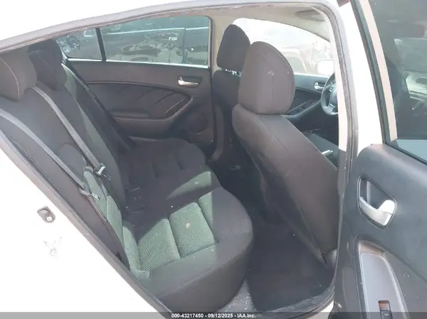 3KPFK4A74HE080512 2017 KIA FORTE - Image 8