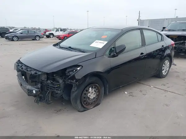 3KPFK4A74HE083104 2017 KIA FORTE - Image 2