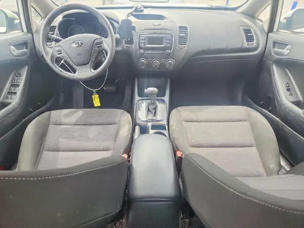 3KPFK4A74HE086956 2017 KIA FORTE - Image 8
