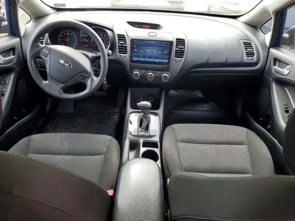 3KPFK4A74HE087038 2017 KIA FORTE - Image 8