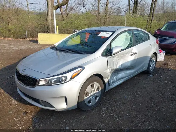 3KPFK4A74HE092711 2017 KIA FORTE - Image 2