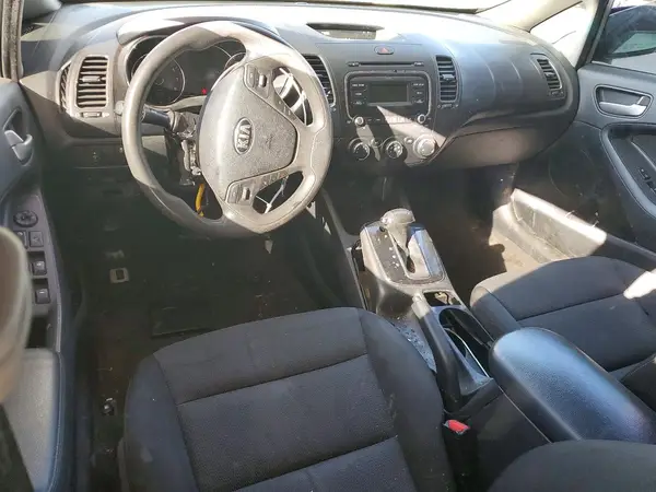 3KPFK4A74HE093471 2017 KIA FORTE - Image 8
