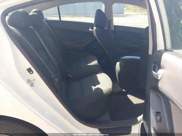 3KPFK4A74HE094006 2017 KIA FORTE - Image 8