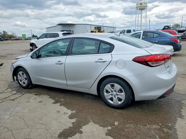 3KPFK4A74HE097536 2017 KIA FORTE - Image 2
