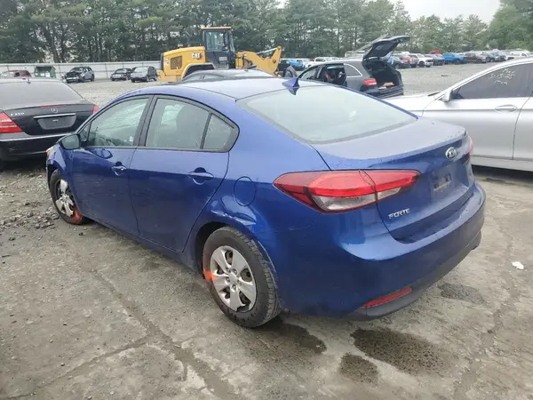 3KPFK4A74HE097617 2017 KIA FORTE - Image 2