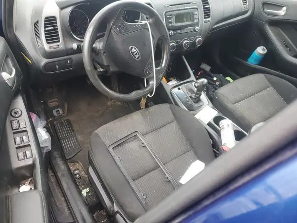 3KPFK4A74HE097617 2017 KIA FORTE - Image 8