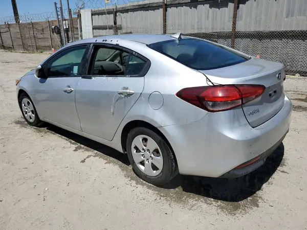 3KPFK4A74HE099254 2017 KIA FORTE - Image 2