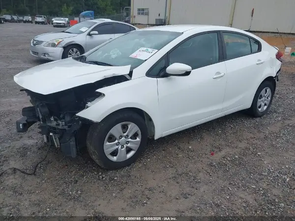 3KPFK4A74HE099819 2017 KIA FORTE - Image 2