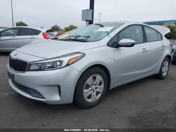 3KPFK4A74HE100015 2017 KIA FORTE - Image 2