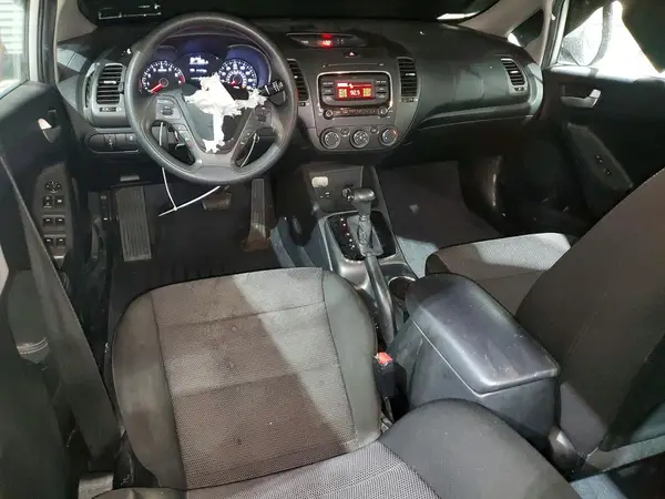 3KPFK4A74HE100516 2017 KIA FORTE - Image 8