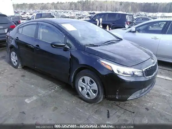 3KPFK4A74HE104176 2017 KIA FORTE - Image 1