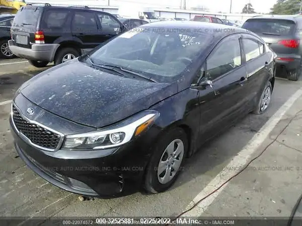 3KPFK4A74HE104176 2017 KIA FORTE - Image 2