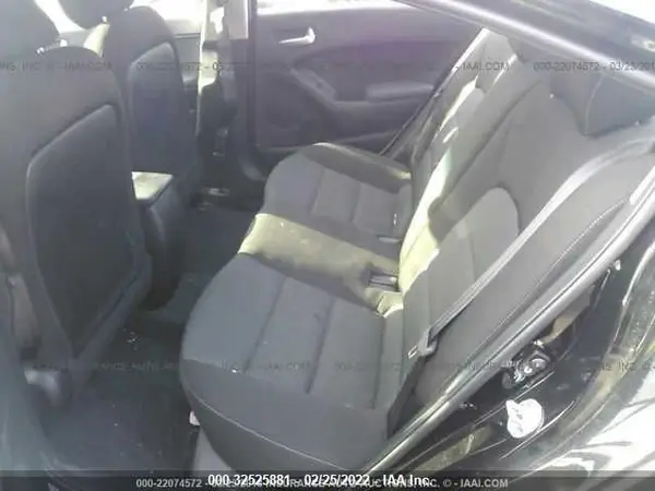3KPFK4A74HE104176 2017 KIA FORTE - Image 8