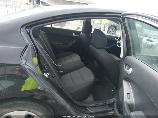 3KPFK4A74HE104436 2017 KIA FORTE - Image 8