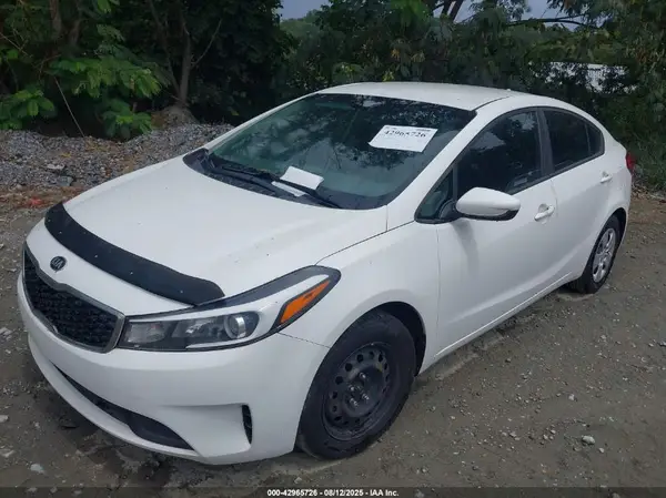 3KPFK4A74HE110852 2017 KIA FORTE - Image 2