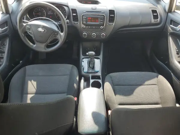 3KPFK4A74HE111824 2017 KIA FORTE - Image 8