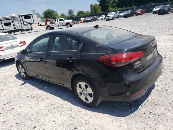 3KPFK4A74HE112312 2017 KIA FORTE - Image 2