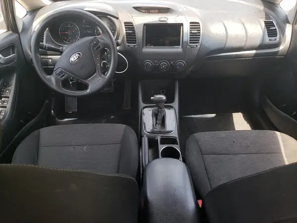 3KPFK4A74HE112312 2017 KIA FORTE - Image 8