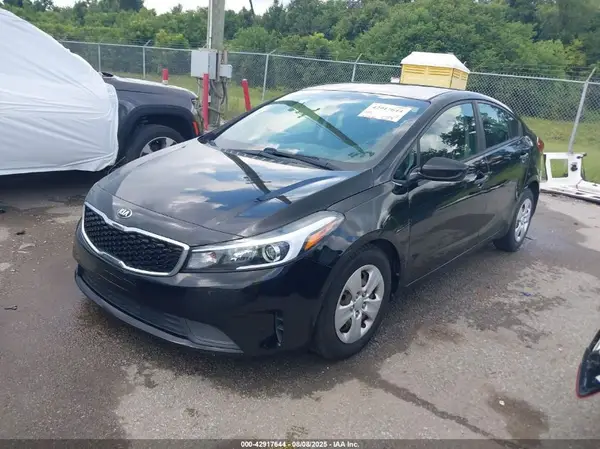 3KPFK4A74HE115744 2017 KIA FORTE - Image 2