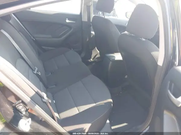 3KPFK4A74HE115744 2017 KIA FORTE - Image 8