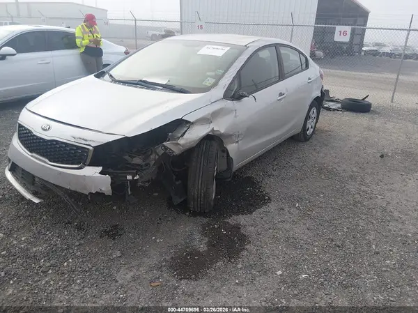 3KPFK4A74HE115789 2017 KIA FORTE - Image 2