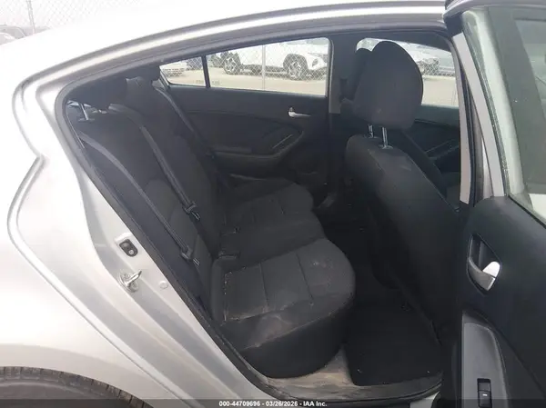 3KPFK4A74HE115789 2017 KIA FORTE - Image 8