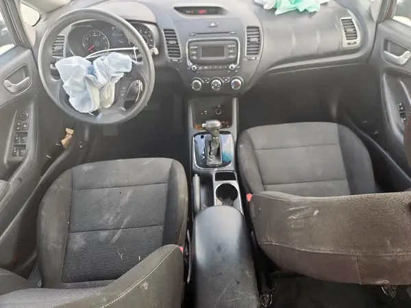 3KPFK4A74HE118255 2017 KIA FORTE - Image 8