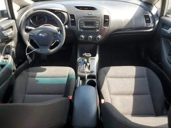 3KPFK4A74HE120538 2017 KIA FORTE - Image 8
