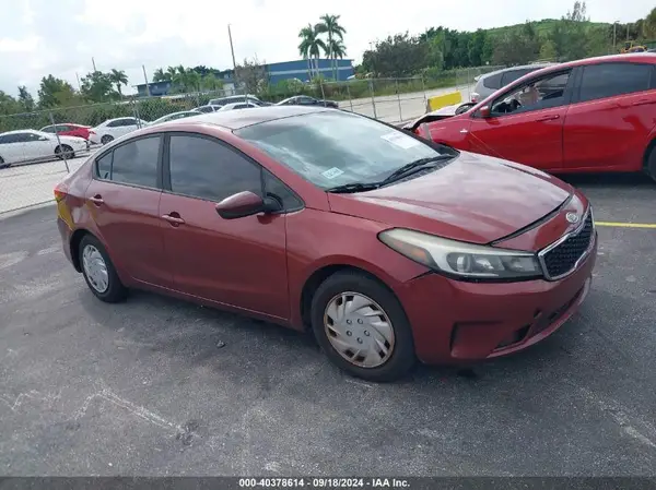 3KPFK4A74HE121575 2017 KIA FORTE - Image 1