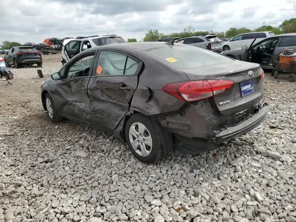 3KPFK4A74HE122743 2017 KIA FORTE - Image 2