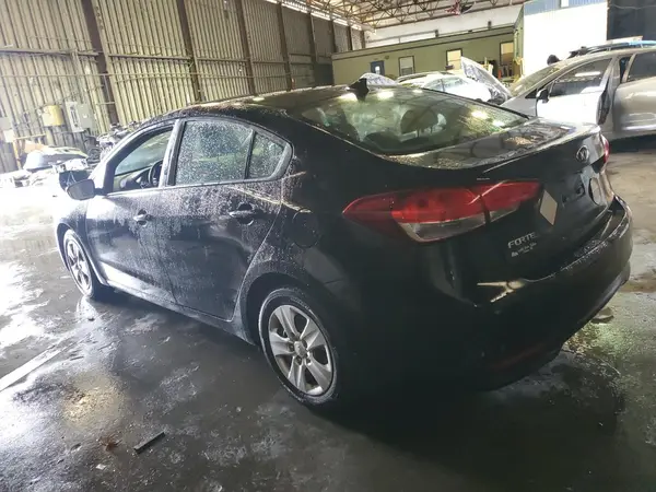 3KPFK4A74HE123634 2017 KIA FORTE - Image 2