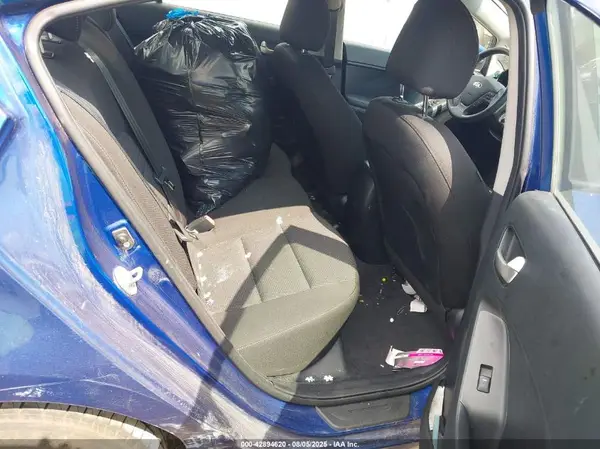 3KPFK4A74HE124749 2017 KIA FORTE - Image 8