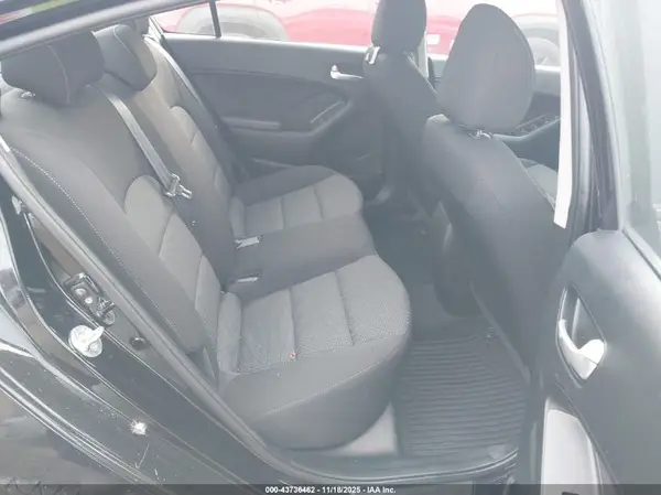3KPFK4A74HE124797 2017 KIA FORTE - Image 8