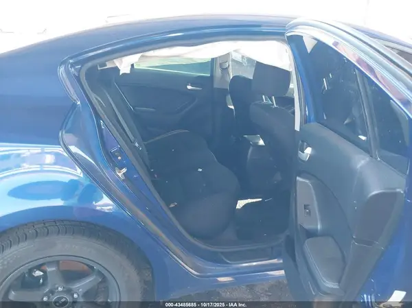 3KPFK4A74HE125948 2017 KIA FORTE - Image 8