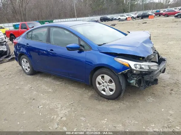 3KPFK4A74HE129045 2017 KIA FORTE - Image 1