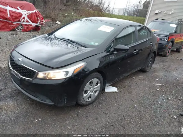 3KPFK4A74HE131037 2017 KIA FORTE - Image 2