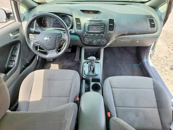3KPFK4A74HE134908 2017 KIA FORTE - Image 8