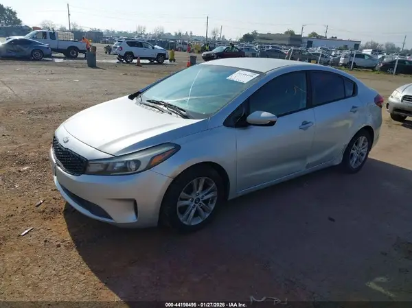 3KPFK4A74HE135699 2017 KIA FORTE - Image 2