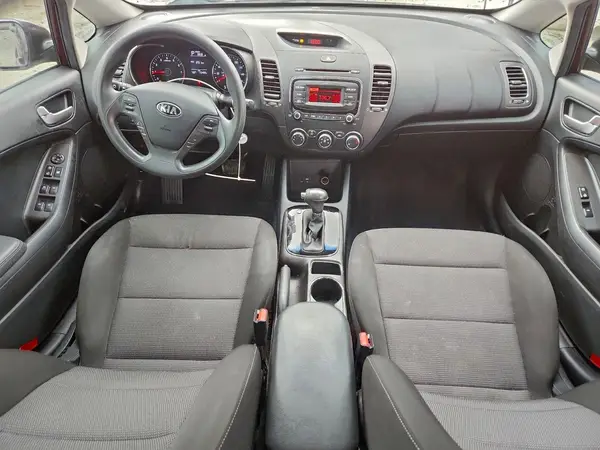 3KPFK4A74HE136223 2017 KIA FORTE - Image 8