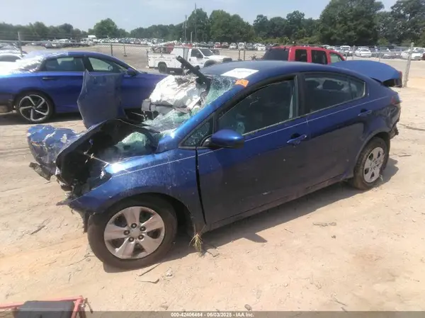 3KPFK4A74HE139090 2017 KIA FORTE - Image 2
