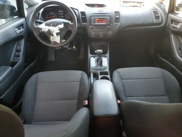 3KPFK4A74HE140014 2017 KIA FORTE - Image 8