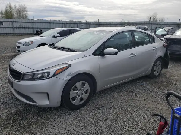 3KPFK4A74HE140109 2017 KIA FORTE - Image 1