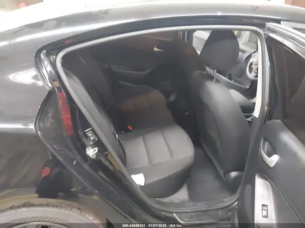 3KPFK4A74HE141373 2017 KIA FORTE - Image 8