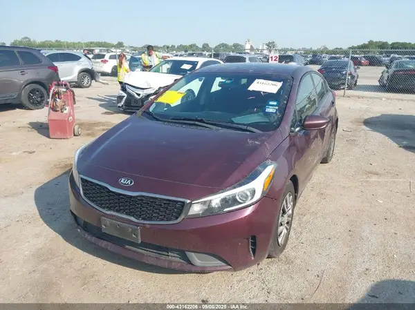 3KPFK4A74HE141924 2017 KIA FORTE - Image 2